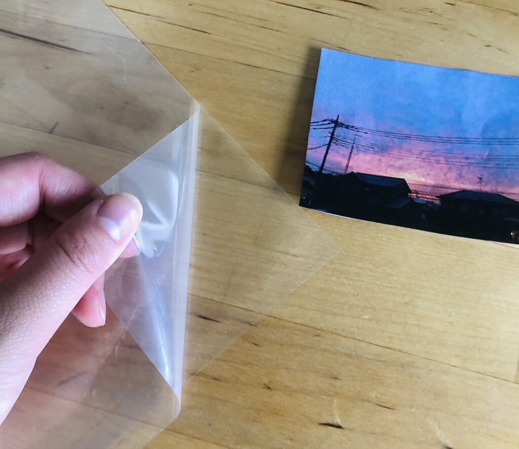フィルム風透明写真の作り方を紹介♪100均ラミネートフィルムで簡単! - 株式会社ワッツ